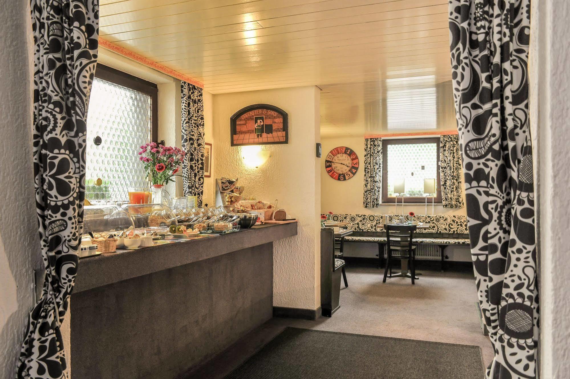 City Hotel Fellbach 24H Check-In ภายนอก รูปภาพ