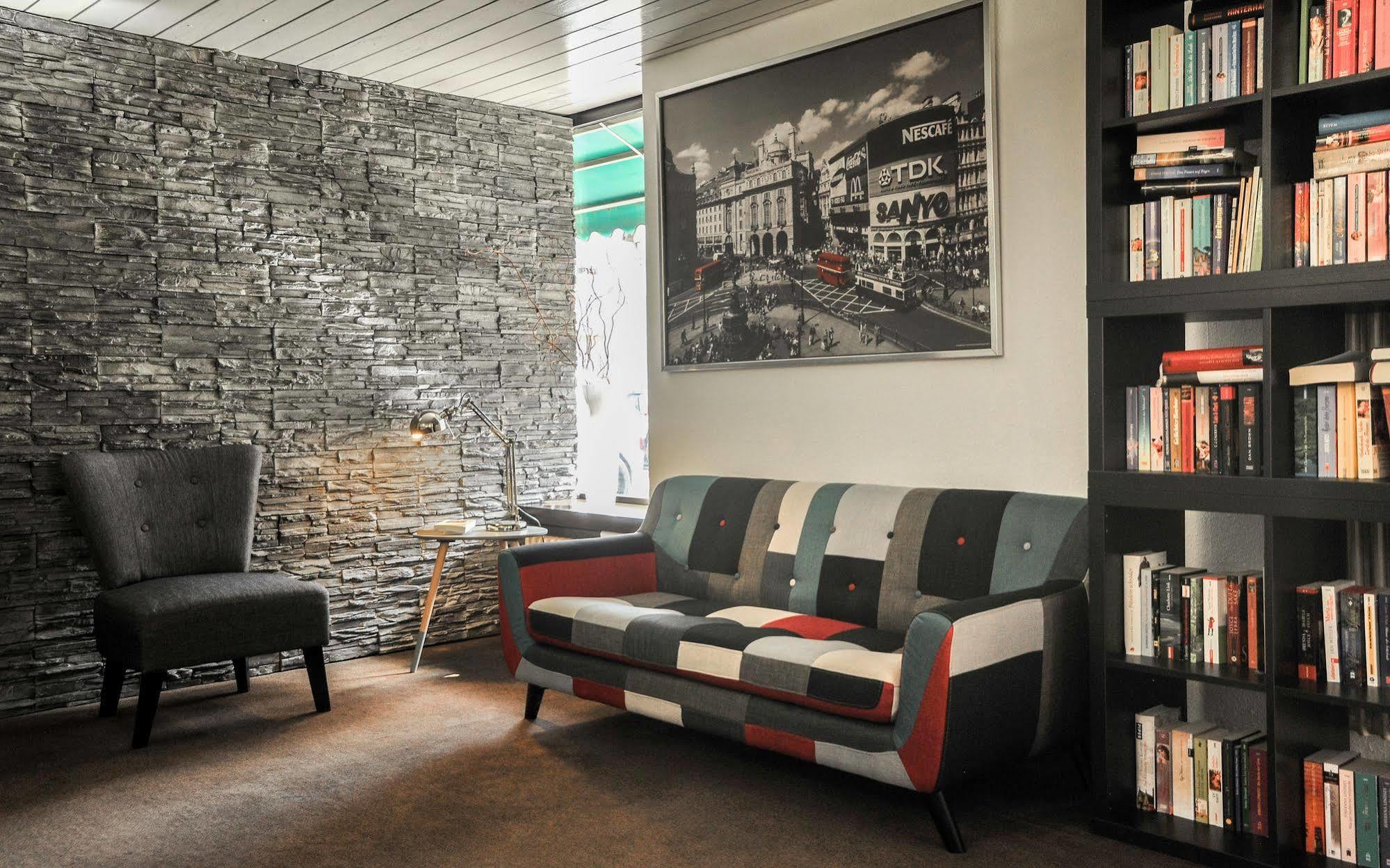 City Hotel Fellbach 24H Check-In ภายนอก รูปภาพ
